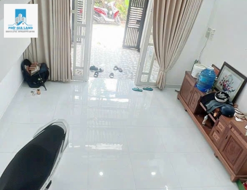 Bán Nhà Đồng sở hữu 4 căn hẻm xe hơi Nguyễn Bình. Cách đường chính 20m
