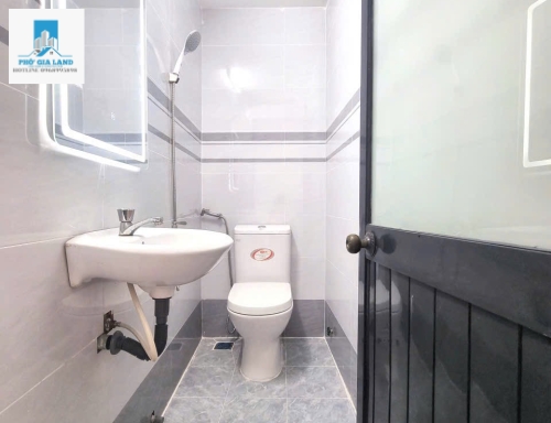 Bán Nhà Hẻm 96 Đào Tông Nguyên.Nhà Bè, Xe hơi vào tới sát nhà