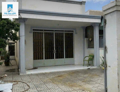 Nhà hẻm xe hơi, hẻm 17 Dương Cát Lợi, Thị trấn Nhà bè. 