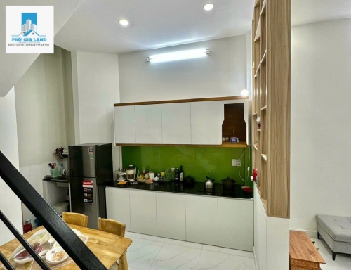 Khu dân cư hiện hữu, yên tĩnh, an ninh, dân trí cao, thân thiện, ngay trung tâm Q7, cách trung tâm Q1 03km, dễ dàng di chuyển sang các quận khác.
