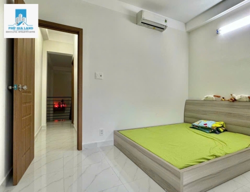 Khu dân cư hiện hữu, yên tĩnh, an ninh, dân trí cao, thân thiện, ngay trung tâm Q7, cách trung tâm Q1 03km, dễ dàng di chuyển sang các quận khác.