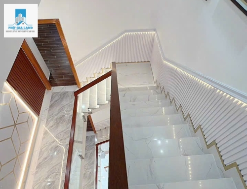  Bán Nhà Phố Hiện Đại KDC Nội Bộ Vị Trí Đẹp Cách Huỳnh Tấn Phát 100m, đường nội bộ rộng 8m, hướng Tây Nam.
