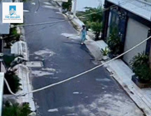  Bán Nhà Phố Hiện Đại KDC Nội Bộ Vị Trí Đẹp Cách Huỳnh Tấn Phát 100m, đường nội bộ rộng 8m, hướng Tây Nam.