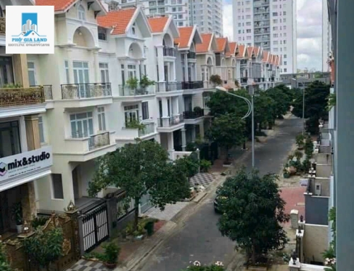 BÁN NHÀ PHỐ 2 LẦU SÂN THƯỢNG + HẦM, MẶT TIỀN KDC HIMLAM, BT 10x20m, 4Tầng, Giá 40tỷ còn TL