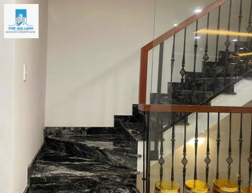  Bán biệt thự Tấn Trường, P Phú Thuận, Q7.