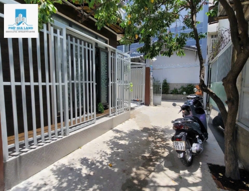 Nhà liền kề đường Lý Phục Man. P Bình Thuận .Quận 7.