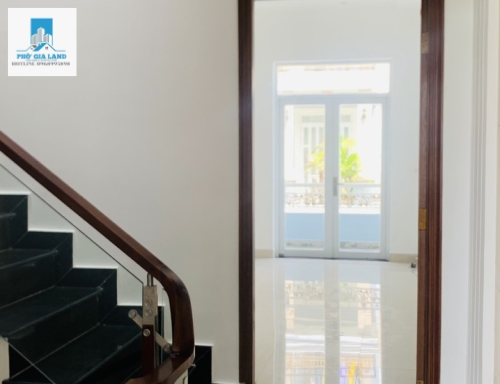 Bán nhà 3 lầuxe hơi ngủ trong nhà. Nhà mới 99%.  Hẻm 98 đường dương cát lợi, thị trân nhà bè