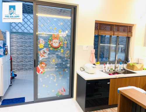 Nhà cần bán gấp, Nhà hẻm xe hơi, nở hậu, sân đậu ô tô, nội thất cao cấp