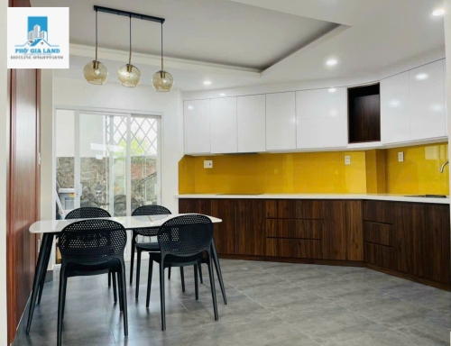 BÁN NHÀ HẺM XE HƠI HUỲNH TẤN  PHÁT QUẬN 7.