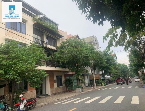 Nhà mặt đường 40 Tân Quy Đông P Tân phong Quận 7