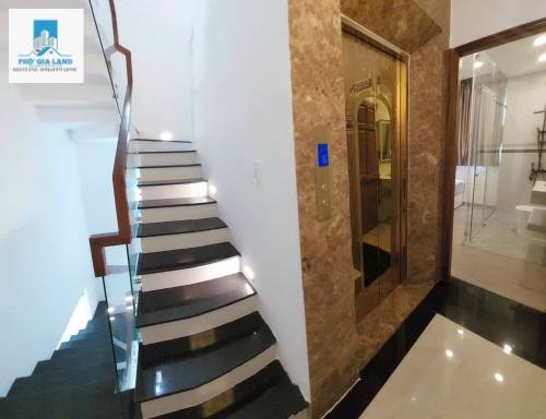 NHÀ 5 TẦNG -  P.TÂN HƯNG, QUẬN 7 - CẠNH KDC HIMLAM - CÓ THANG MÁY.