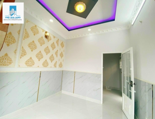 Nhà bán mặt tiền hẽm 1716 . Đường 6 m . Ngang 3 . Luôn ban công 4 m dài 7 m 1 tr 2 lầu 2 phòng ngủ 3 vs 