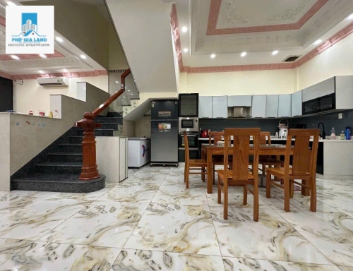 MẶT TIỀN ĐƯỜNG NGUYỄN VĂN QUỲ - QUẬN 7 .