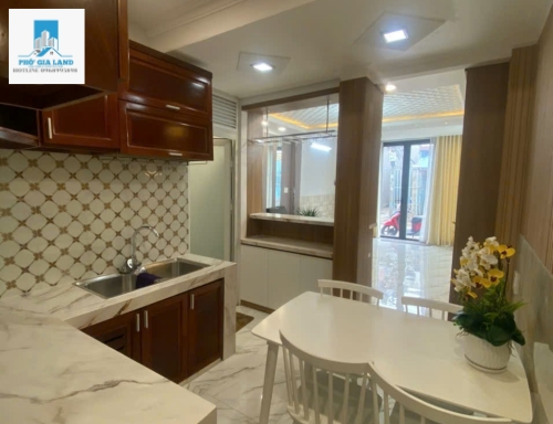 Bán nhà sổ riêng hẻm 8 m