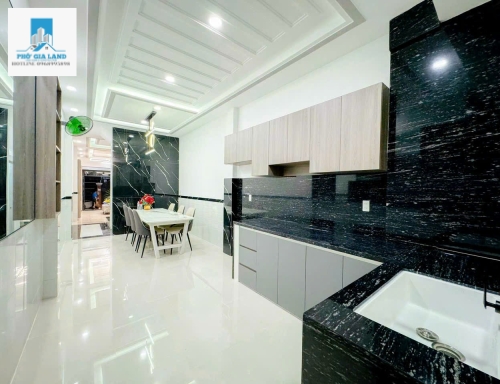 BÁN NHÀ SỔ HỒNG RIÊNG  Góc 2 mặt tiền HẺM 3m 