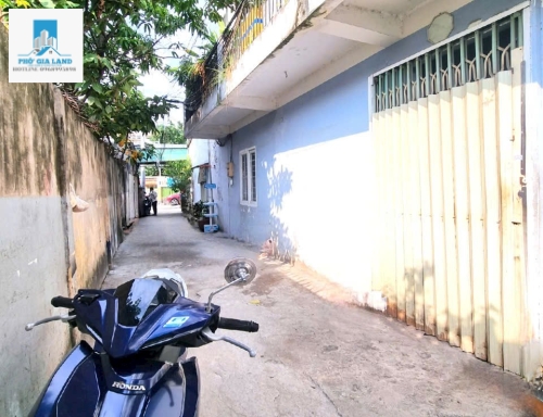 Nhà hẻm xe hơi 36 Dương cát lợi đối diện trường học 