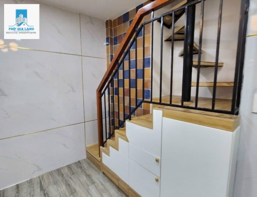 NHÀ NHỎ SỔ HỒNG RIÊNG - HẺM MAI LANG  30/51  LÂM VĂN BỀN - QUẬN 7 .