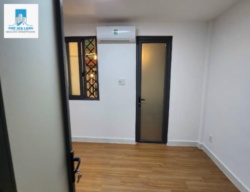 NHÀ NHỎ SỔ HỒNG RIÊNG - HẺM MAI LANG  30/51  LÂM VĂN BỀN - QUẬN 7 .
