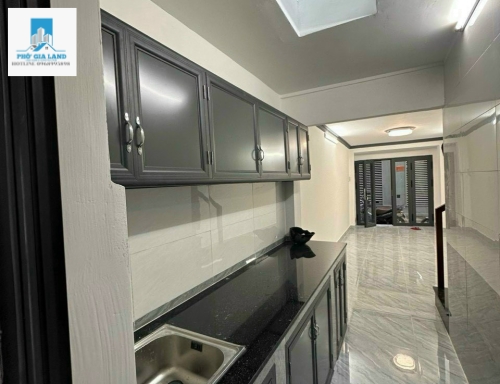 BÁN NHÀ SỔ HỒNG RIÊNG HẺM XE TẢI ( nhỏ)