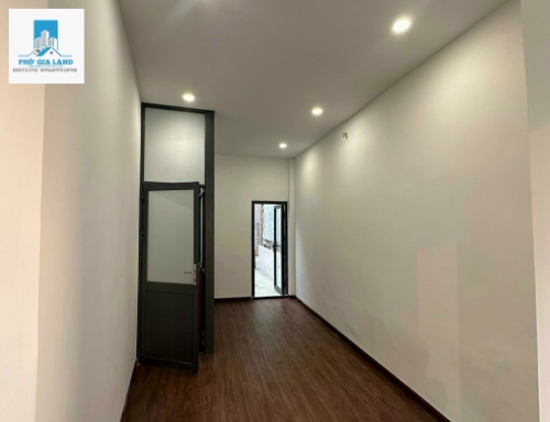 BÁN NHÀ SỔ HỒNG RIÊNG HẺM XE TẢI ( nhỏ)