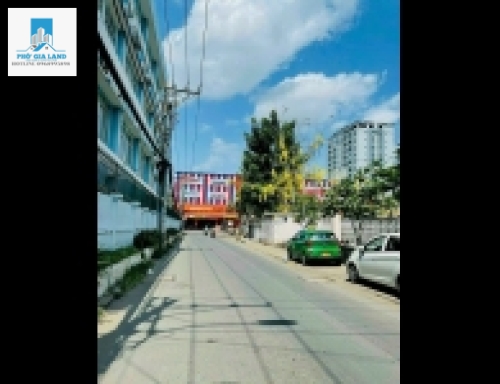 Cho thuê nhà đường xe hơi Huỳnh Tấn Phát . P Bình Thuận . Quận 7
