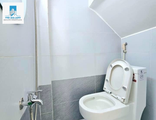Bán nhà đsh hẻm 1115/30 cách Huỳnh Tân phát 50 m 