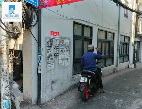 Nhà sổ Hồng riêng góc 2 mặt hẻm 205