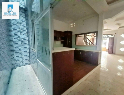  NHÀ 3 LẦU HẺM Ô TÔ 60 LÂM VĂN BỀN, P.TÂN KIỂNG