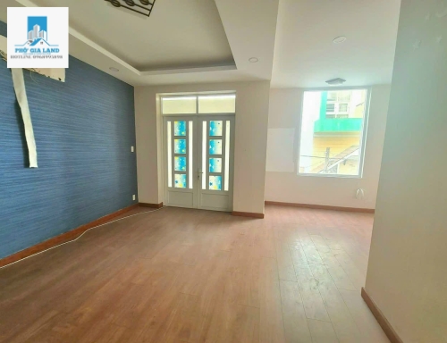  NHÀ 3 LẦU HẺM Ô TÔ 60 LÂM VĂN BỀN, P.TÂN KIỂNG