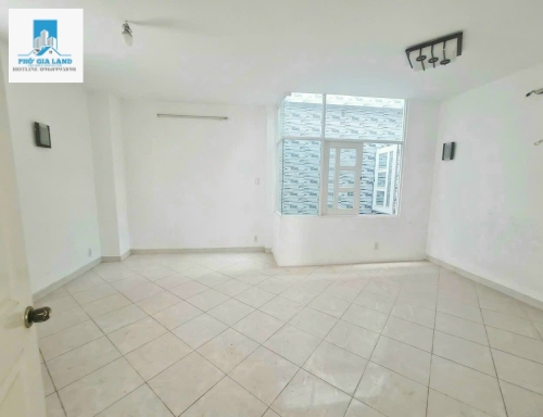  NHÀ 3 LẦU HẺM Ô TÔ 60 LÂM VĂN BỀN, P.TÂN KIỂNG