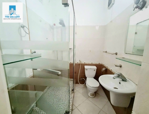  NHÀ 3 LẦU HẺM Ô TÔ 60 LÂM VĂN BỀN, P.TÂN KIỂNG