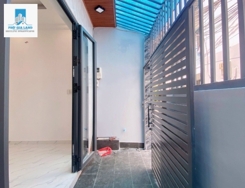 NHÀ ĐẸP SỔ HỒNG RIÊNG - GÓC 2 MẶT TIỀN - QUẬN 7 . 