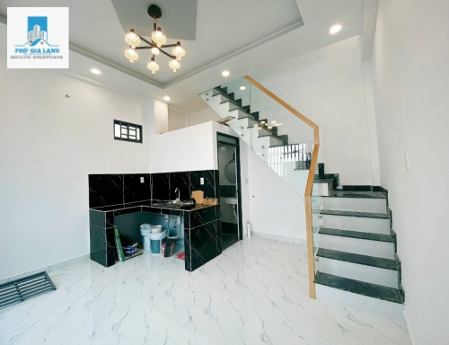 NHÀ ĐẸP SỔ HỒNG RIÊNG - GÓC 2 MẶT TIỀN - QUẬN 7 . 