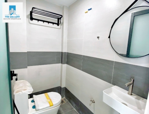 NHÀ ĐẸP SỔ HỒNG RIÊNG - GÓC 2 MẶT TIỀN - QUẬN 7 . 