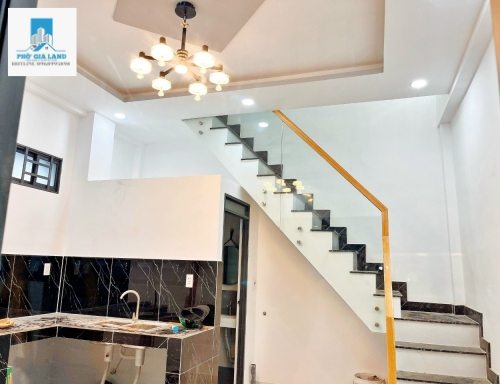 NHÀ ĐẸP SỔ HỒNG RIÊNG - GÓC 2 MẶT TIỀN - QUẬN 7 . 