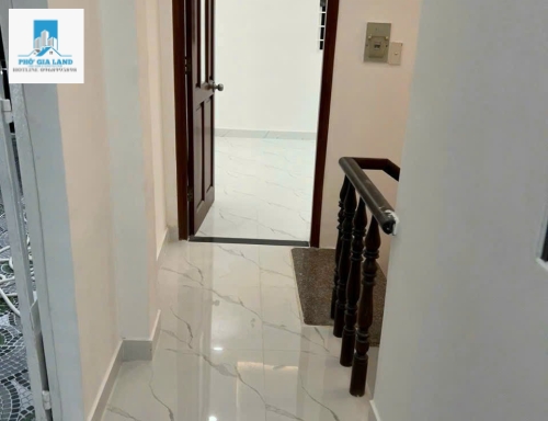 Bán nhà  xe hơi đến nơi 136 Bùi Văn Ba Quận 7