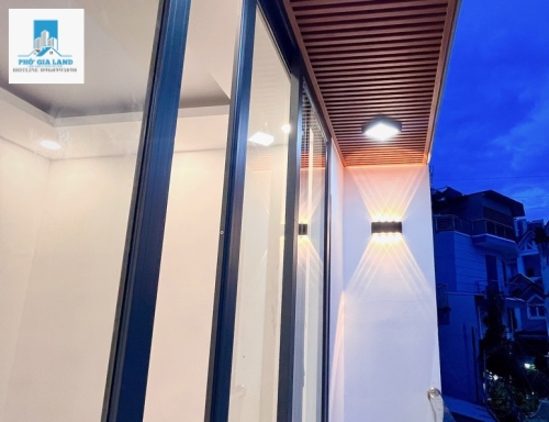 BÁN NHÀ MỚI ĐẸP GÓC 2 MT HẺM, NGUYỄN THỊ XÍU, P.TÂN THUẬN TÂY, QUẬN 7.