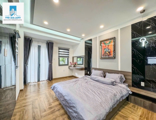 NHÀ MỚI ĐẸP - GÓC 2 MẶT TIỀN HẺM XE HƠI - P. PHÚ THUẬN - QUẬN 7 .                