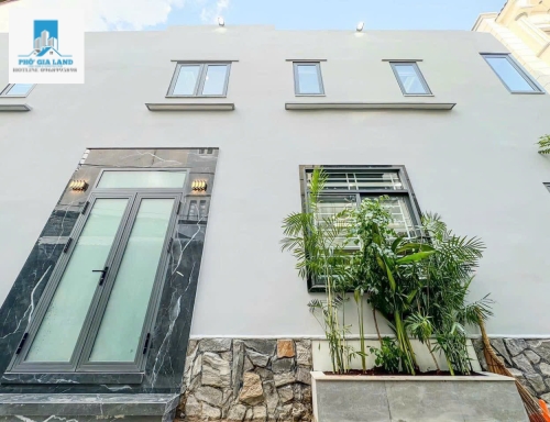 NHÀ MỚI ĐẸP - GÓC 2 MẶT TIỀN HẺM XE HƠI - P. PHÚ THUẬN - QUẬN 7 .                