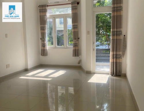 NHÀ 4 TẦNG MẶT TIỀN ĐƯỜNG 20M - CAO THỊ CHÍNH - PHÚ THUẬN - QUẬN 7 .