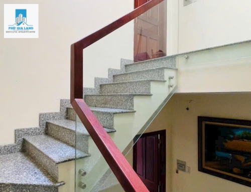 BÁN NHÀ ĐẸP - HẺM XE HƠI - CÁCH ĐƯỜNG CHÍNH 20m - GẦN KCX TÂN THUẬN - QUẬN 7.