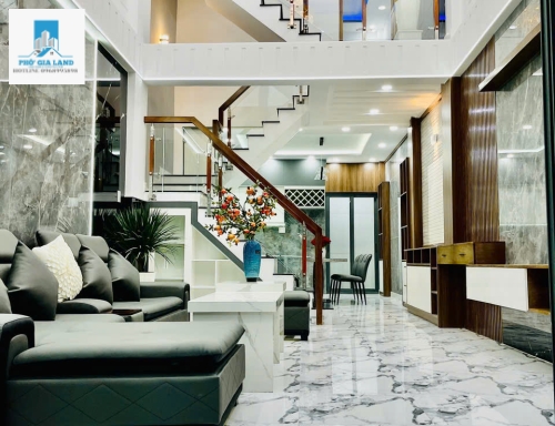 CC Bán Nhà xây mới hẻm 1135/41/Huỳnh Tấn Phát . Phú Thuận Quận 7. 