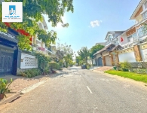 CHO THUÊ  BIỆT THỰ NAM PHÚ - TRẦN TRỌNG CUNG - NGAY ST VINCOM - NAM LONG - QUẬN 7.