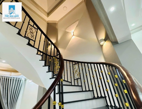 BÁN NHÀ 5 TẦNG - HẺM 1248 HUỲNH TẤN PHÁT - QUẬN 7 . NỘI THẤT CAO CẤP 