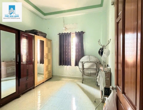 Bán Nhà Sổ Riêng Hẻm 3m Đường Huỳnh Tấn Phát, P.Phú Thuận, Quận 7 - 4TỶ5 - Cạnh Phú Mỹ Hưng.