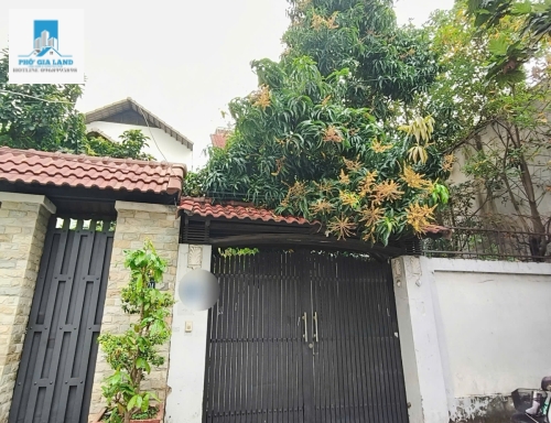 BIỆT THỰ SÂN VƯỜN KIỀU ĐÀM - P. TÂN HƯNG QUẬN 7 .