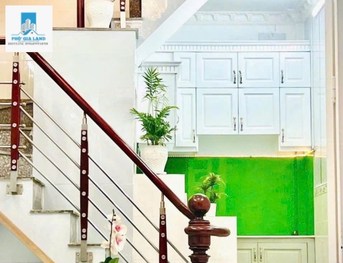 NHÀ BÁN VỊ TRÍ  ĐẸP - MẶT TIỀN HẺM 2405 - CÁCH ĐƯỜNG HTP 20M - KHU PHỐ 7 - THỊ TRẤN - NHÀ BÈ ..