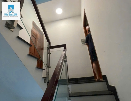 - Bán Nhà Sổ Hồng Riêng Hẻm 435 HTP , P.Tân Thuận Đông, Quận 