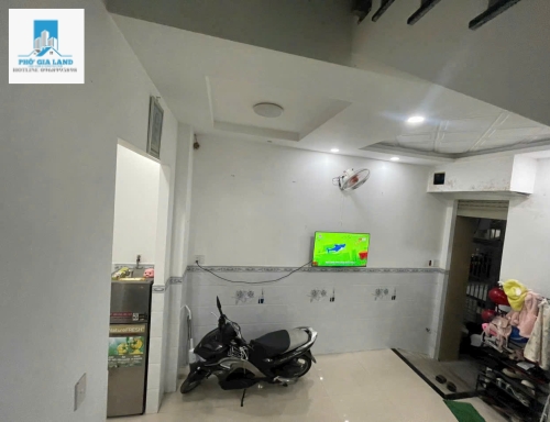 - Bán Nhà Sổ Hồng Riêng Hẻm 435 HTP , P.Tân Thuận Đông, Quận 