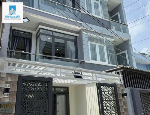 NHÀ 3 TẦNG - HẺM XE HƠI - PHƯỜNG PHÚ THUẬN - QUẬN 7 .